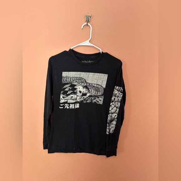 Junji Ito black crew neck long sleeve tee - Picture 1 of 3